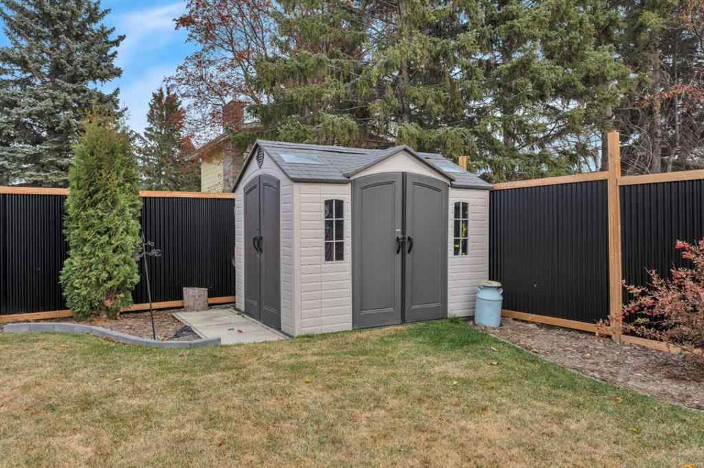 MLS&reg; # A2269548 - 7 Westview Drive  in Fairway Heights Lacombe, Residential Open Houses