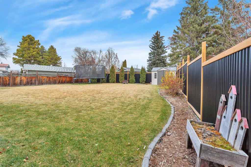 MLS&reg; # A2269548 - 7 Westview Drive  in Fairway Heights Lacombe, Residential Open Houses