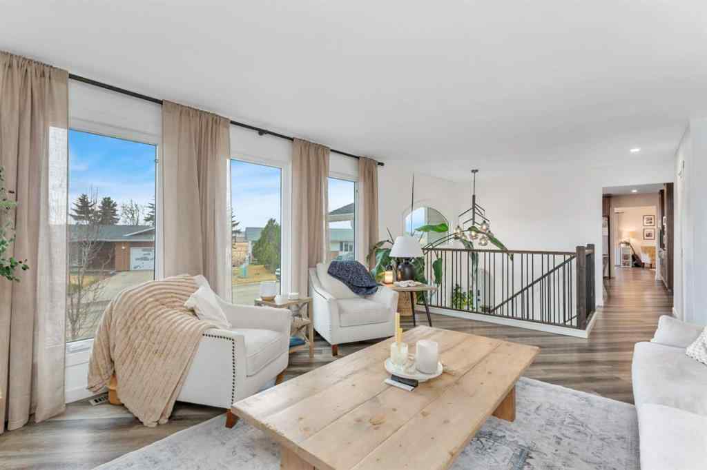 MLS&reg; # A2269548 - 7 Westview Drive  in Fairway Heights Lacombe, Residential Open Houses