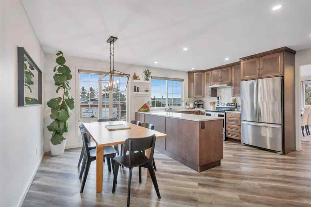 MLS&reg; # A2269548 - 7 Westview Drive  in Fairway Heights Lacombe, Residential Open Houses