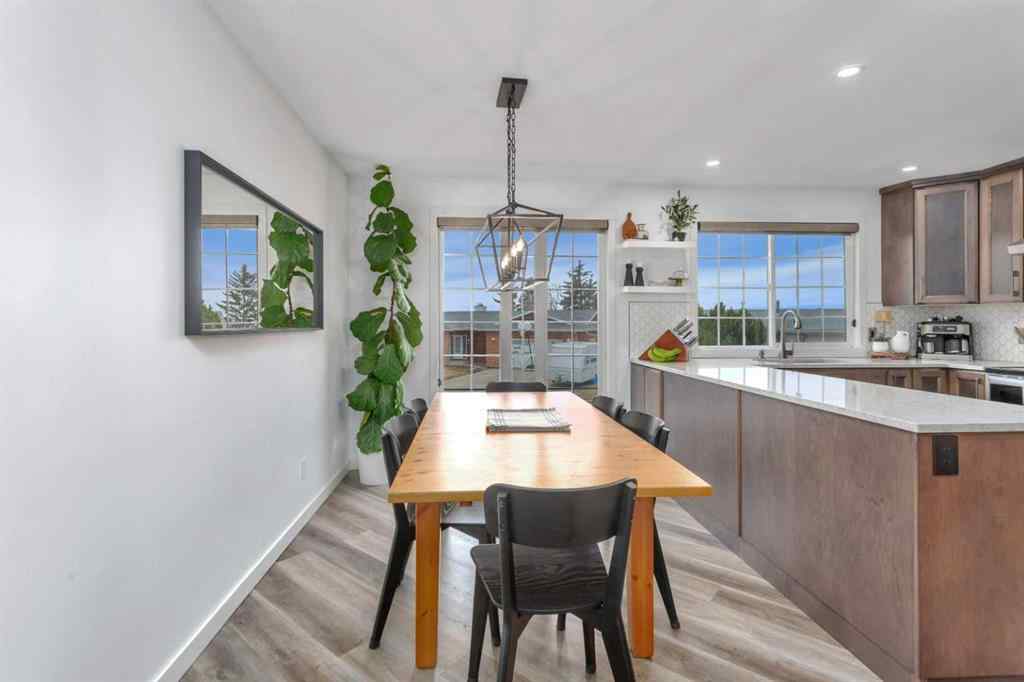 MLS&reg; # A2269548 - 7 Westview Drive  in Fairway Heights Lacombe, Residential Open Houses