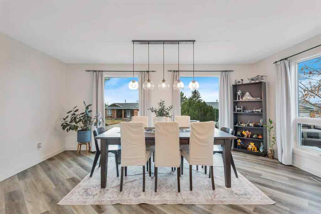 MLS&reg; # A2269548 - 7 Westview Drive  in Fairway Heights Lacombe, Residential Open Houses