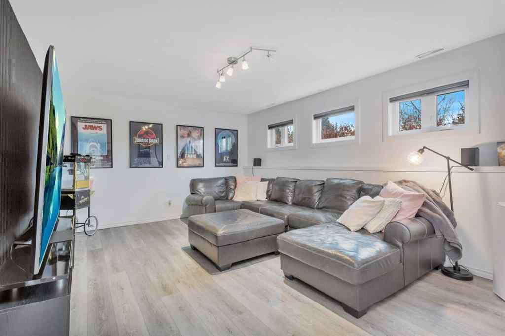 MLS&reg; # A2269548 - 7 Westview Drive  in Fairway Heights Lacombe, Residential Open Houses