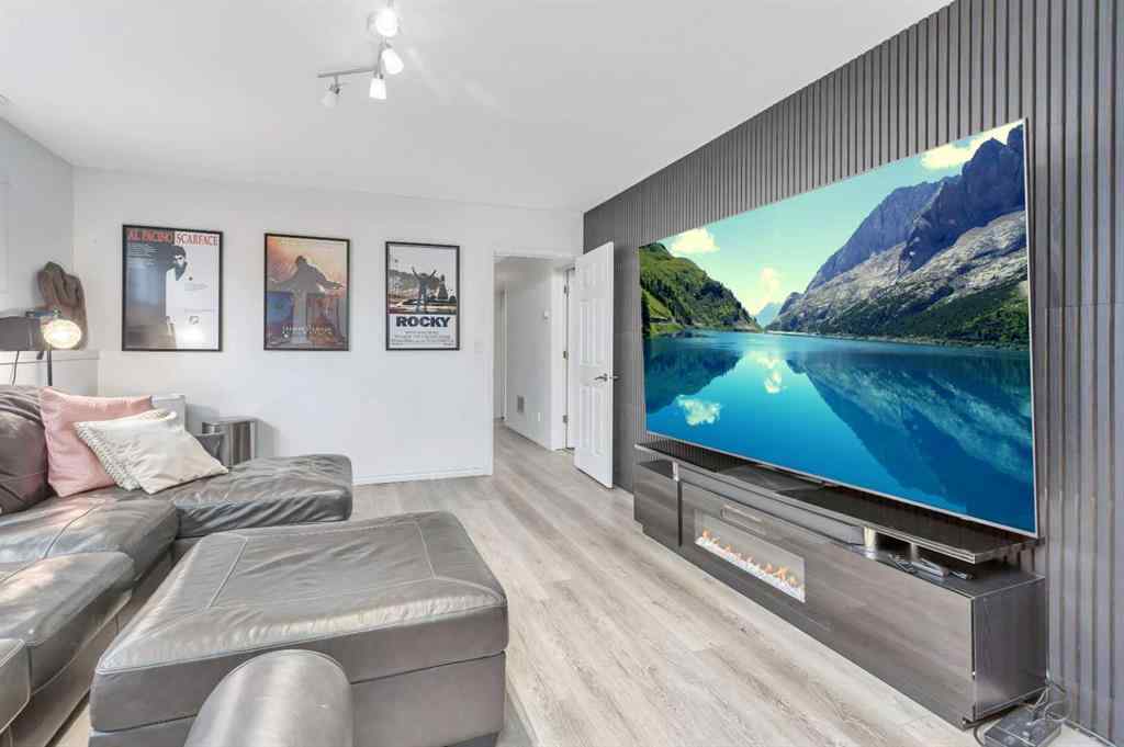 MLS&reg; # A2269548 - 7 Westview Drive  in Fairway Heights Lacombe, Residential Open Houses