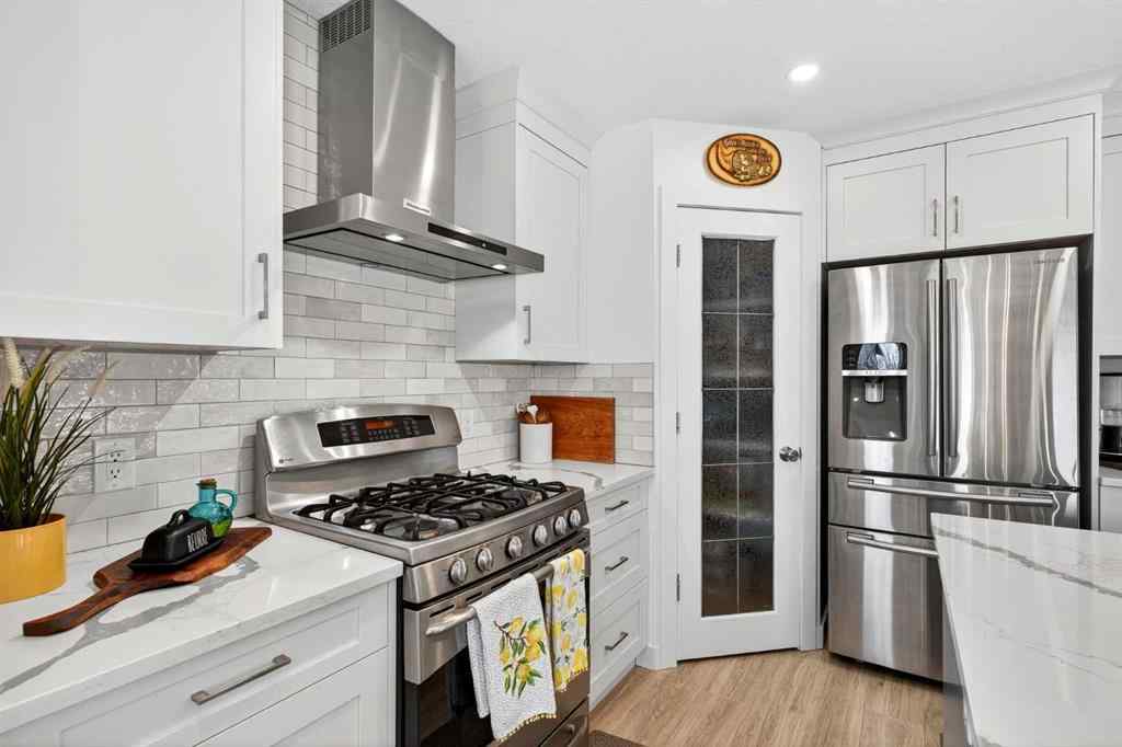 MLS® A2269549 - 734 Woodside Bay NW in Woodside Airdrie, Residential