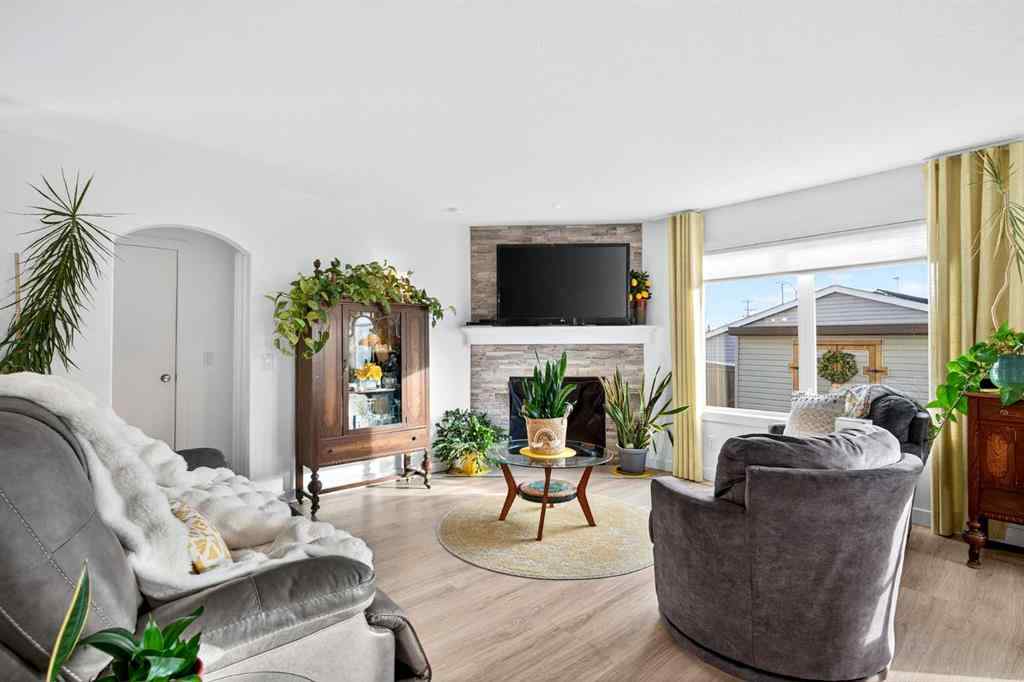 MLS® A2269549 - 734 Woodside Bay NW in Woodside Airdrie, Residential