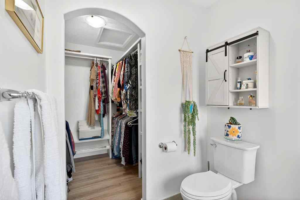 MLS® A2269549 - 734 Woodside Bay NW in Woodside Airdrie, Residential