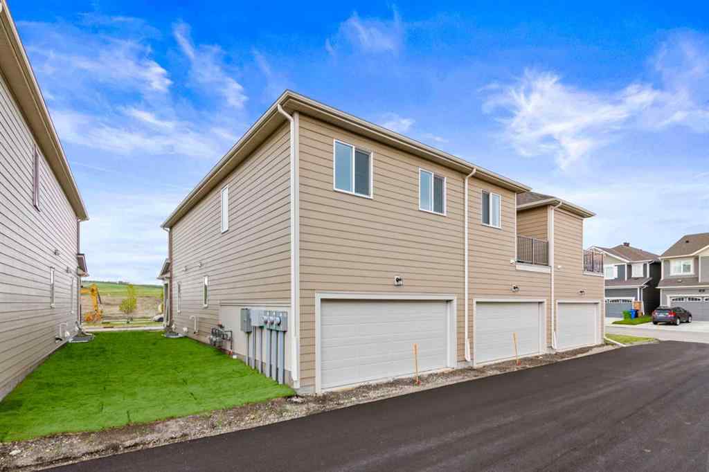 MLS® A2269552 - 225 Yorkville Boulevard SW in Yorkville Calgary, Residential