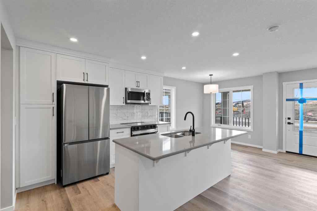 MLS® A2269552 - 225 Yorkville Boulevard SW in Yorkville Calgary, Residential