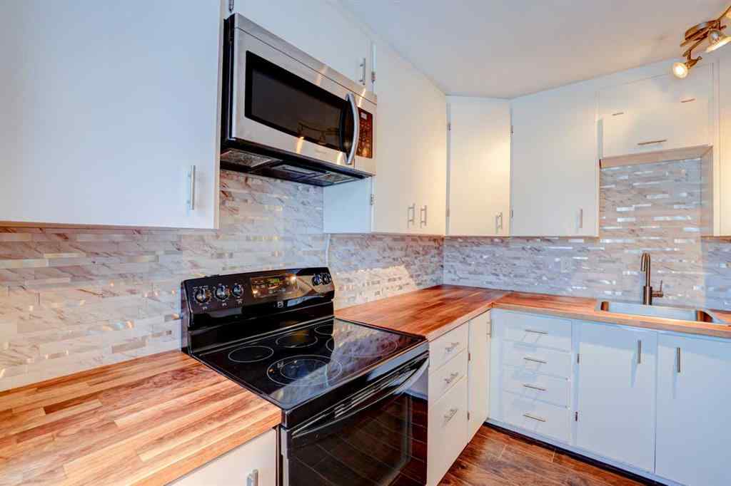 MLS® A2269563 - 3131 Dover Crescent SE in Dover Calgary, Residential