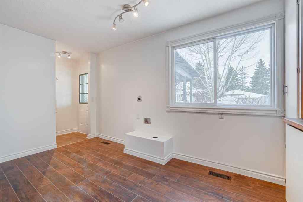 MLS® A2269563 - 3131 Dover Crescent SE in Dover Calgary, Residential