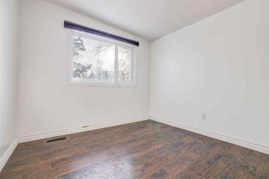 MLS® A2269563 - 3131 Dover Crescent SE in Dover Calgary, Residential