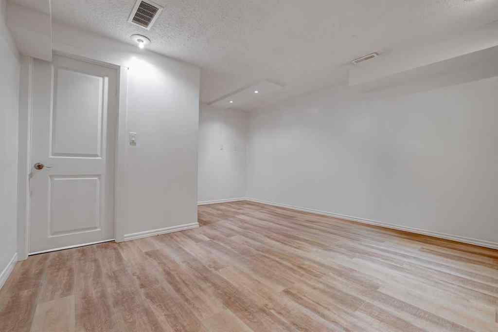 MLS® A2269563 - 3131 Dover Crescent SE in Dover Calgary, Residential