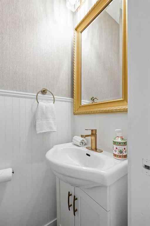 MLS® A2269584 - 808 Coopers Square SW in Coopers Crossing Airdrie, Residential