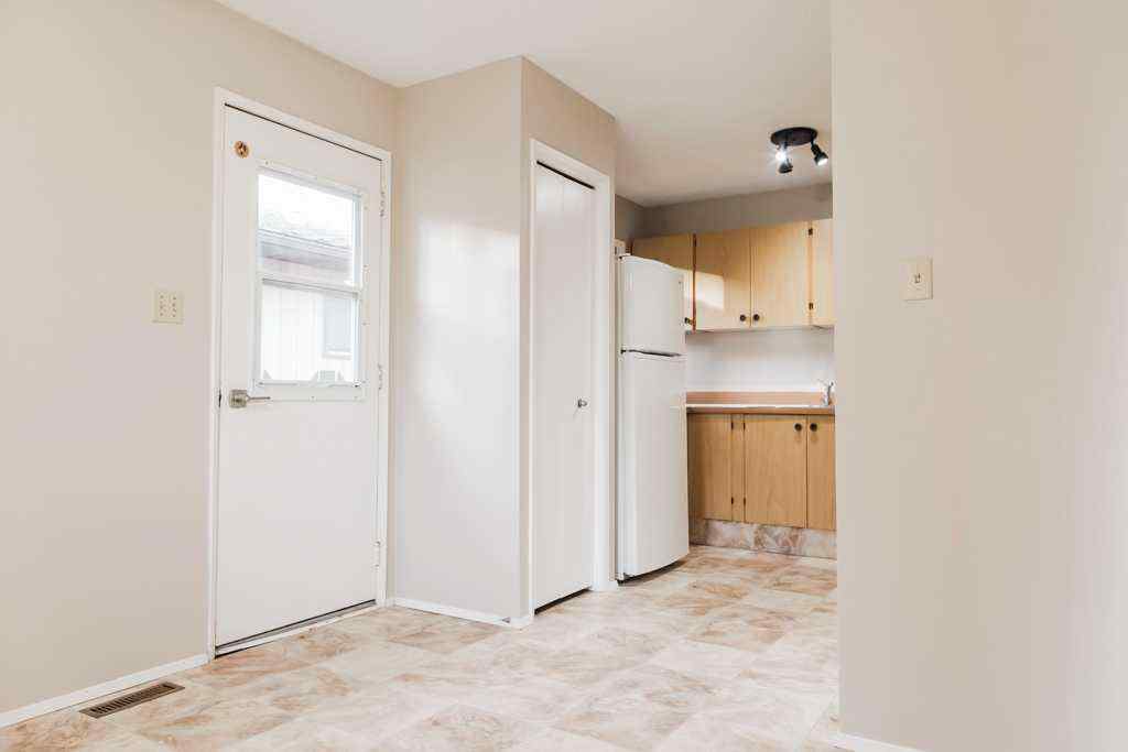 MLS&reg; # A2269589 - 9550 74 Avenue  in South Patterson Place Grande Prairie, Residential Open Houses