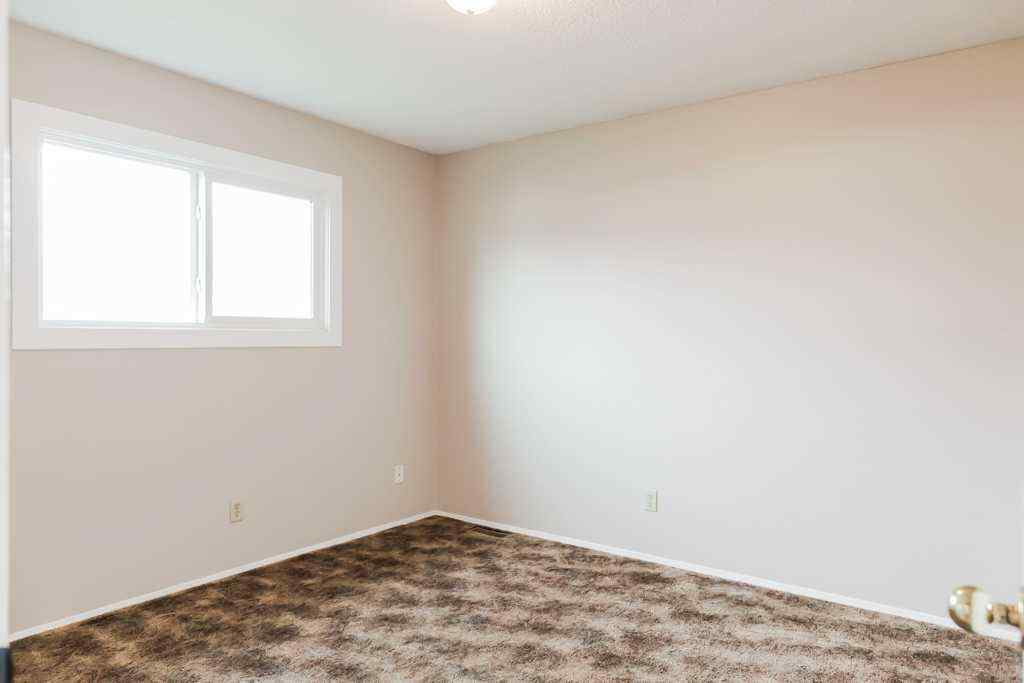 MLS&reg; # A2269589 - 9550 74 Avenue  in South Patterson Place Grande Prairie, Residential Open Houses