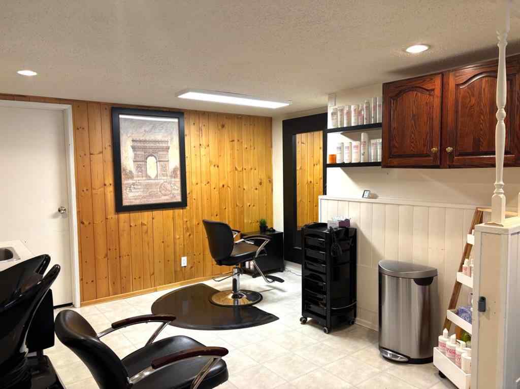 MLS&reg; # A2269591 - 124 Glenpatrick Drive SW in Glenbrook Calgary, Residential Open Houses