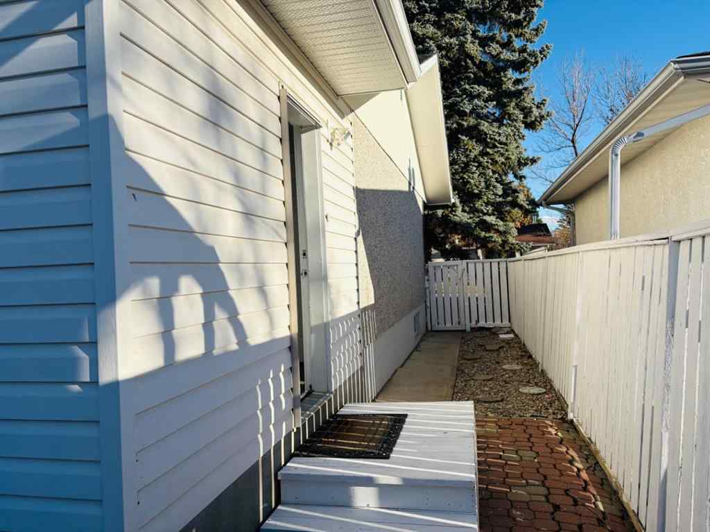 MLS&reg; # A2269591 - 124 Glenpatrick Drive SW in Glenbrook Calgary, Residential Open Houses