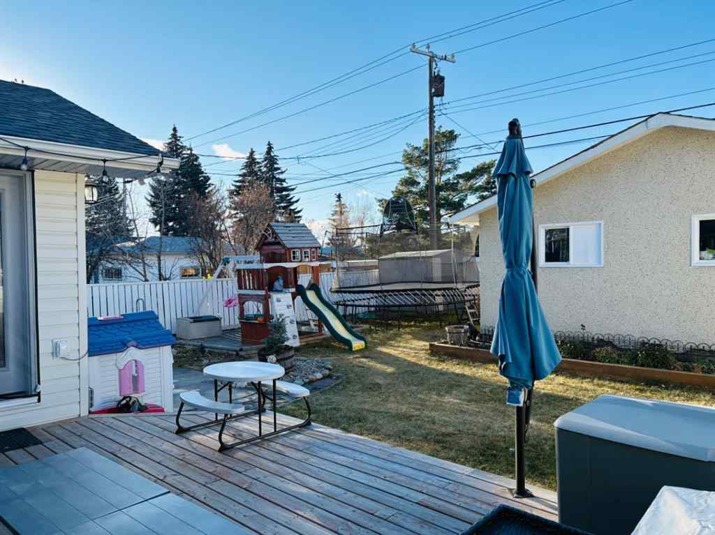 MLS&reg; # A2269591 - 124 Glenpatrick Drive SW in Glenbrook Calgary, Residential Open Houses