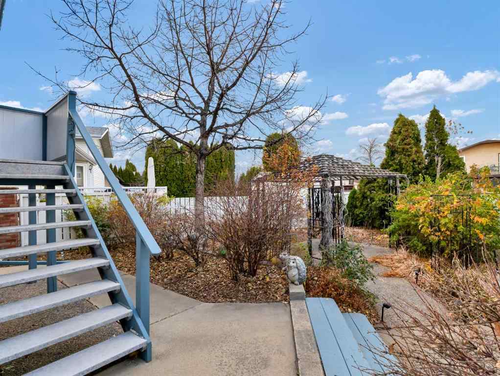 MLS&reg; # A2269610 - 880 Ross Glen Drive SE in Ross Glen Medicine Hat, Residential Open Houses