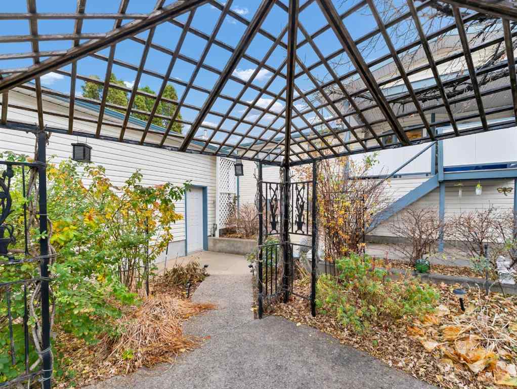 MLS&reg; # A2269610 - 880 Ross Glen Drive SE in Ross Glen Medicine Hat, Residential Open Houses