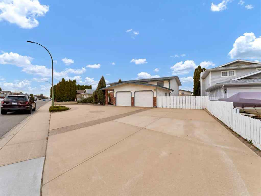 MLS&reg; # A2269610 - 880 Ross Glen Drive SE in Ross Glen Medicine Hat, Residential Open Houses