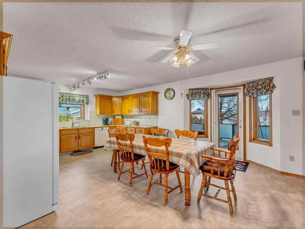 MLS&reg; # A2269610 - 880 Ross Glen Drive SE in Ross Glen Medicine Hat, Residential Open Houses