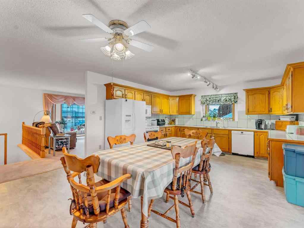 MLS&reg; # A2269610 - 880 Ross Glen Drive SE in Ross Glen Medicine Hat, Residential Open Houses