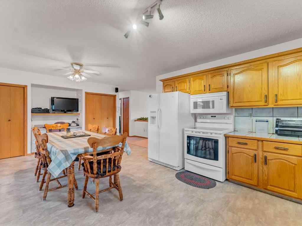 MLS&reg; # A2269610 - 880 Ross Glen Drive SE in Ross Glen Medicine Hat, Residential Open Houses