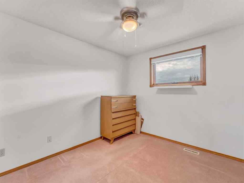 MLS&reg; # A2269610 - 880 Ross Glen Drive SE in Ross Glen Medicine Hat, Residential Open Houses