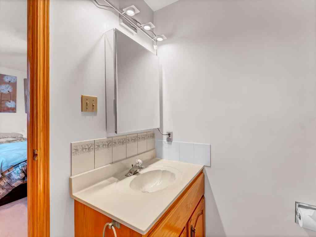 MLS&reg; # A2269610 - 880 Ross Glen Drive SE in Ross Glen Medicine Hat, Residential Open Houses