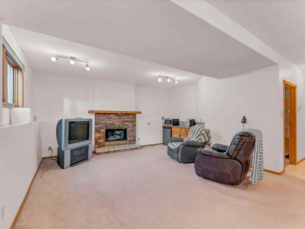 MLS&reg; # A2269610 - 880 Ross Glen Drive SE in Ross Glen Medicine Hat, Residential Open Houses