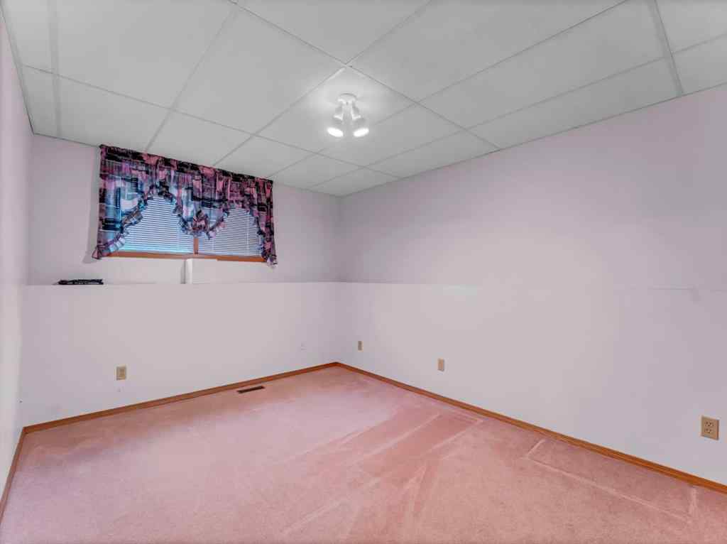 MLS&reg; # A2269610 - 880 Ross Glen Drive SE in Ross Glen Medicine Hat, Residential Open Houses