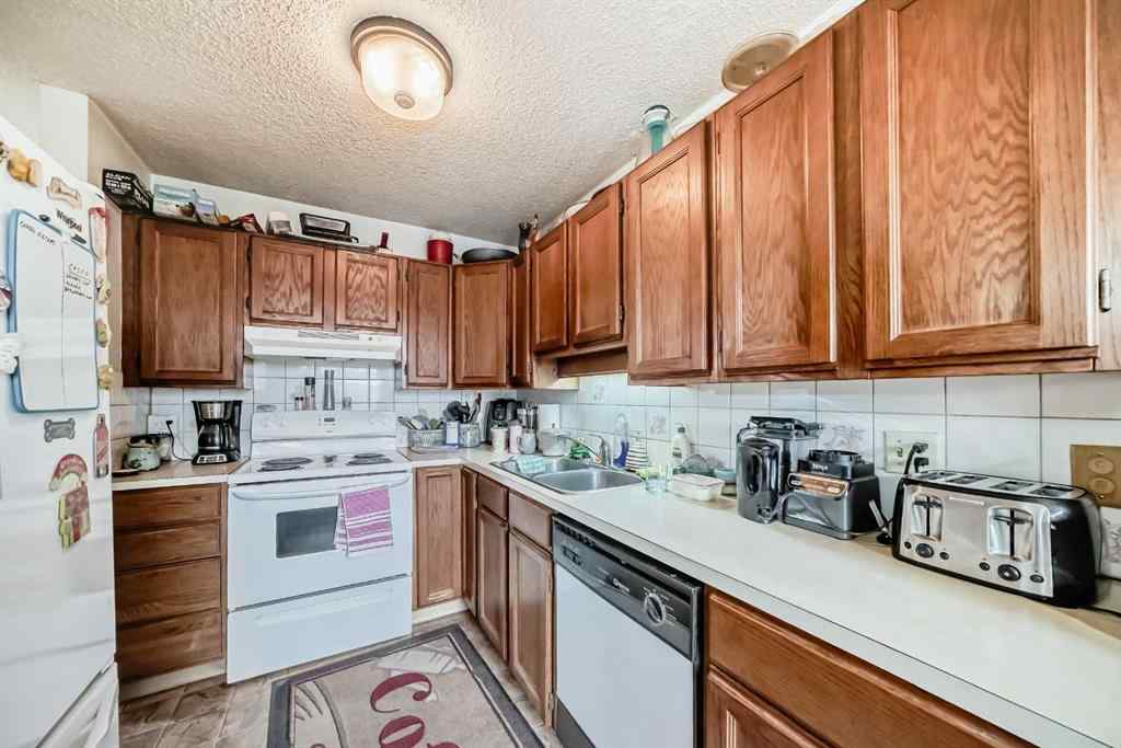 MLS® A2269615 - 16 Beaver Dam Place NE in Thorncliffe Calgary, Residential