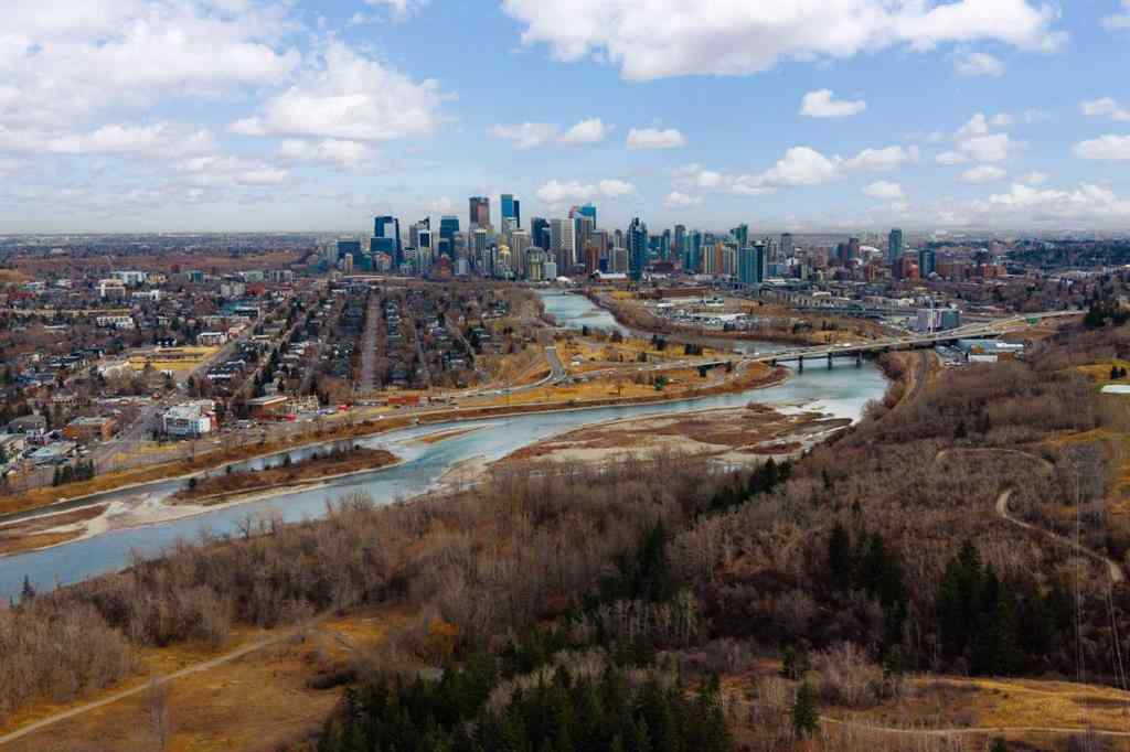 MLS® A2269632 - Unit #101 316 Cedar Crescent SW in Spruce Cliff Calgary, Residential