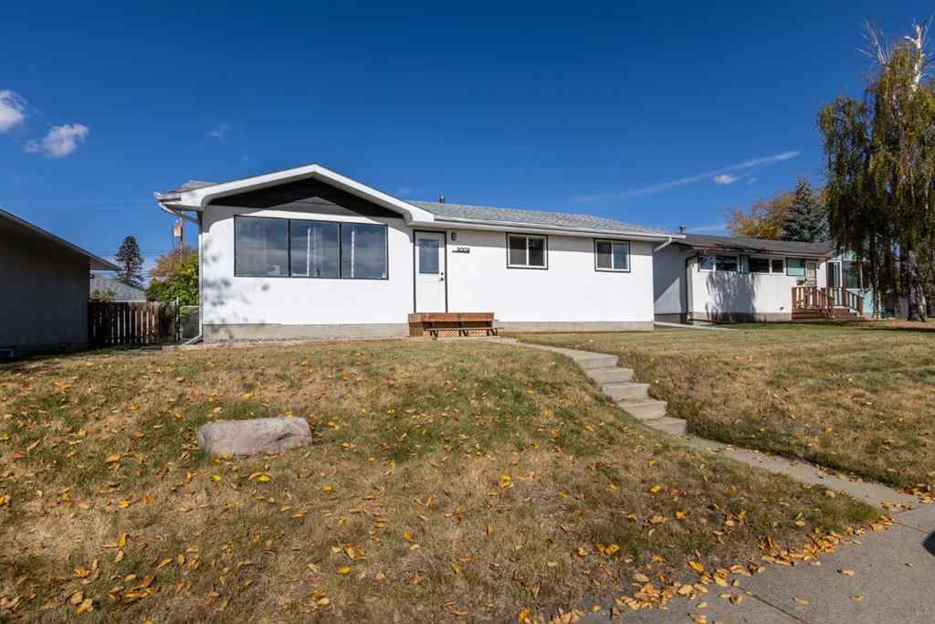 MLS&reg; # A2269633 - 5008 39 Street  in Southeast Innisfail Innisfail, Residential Open Houses