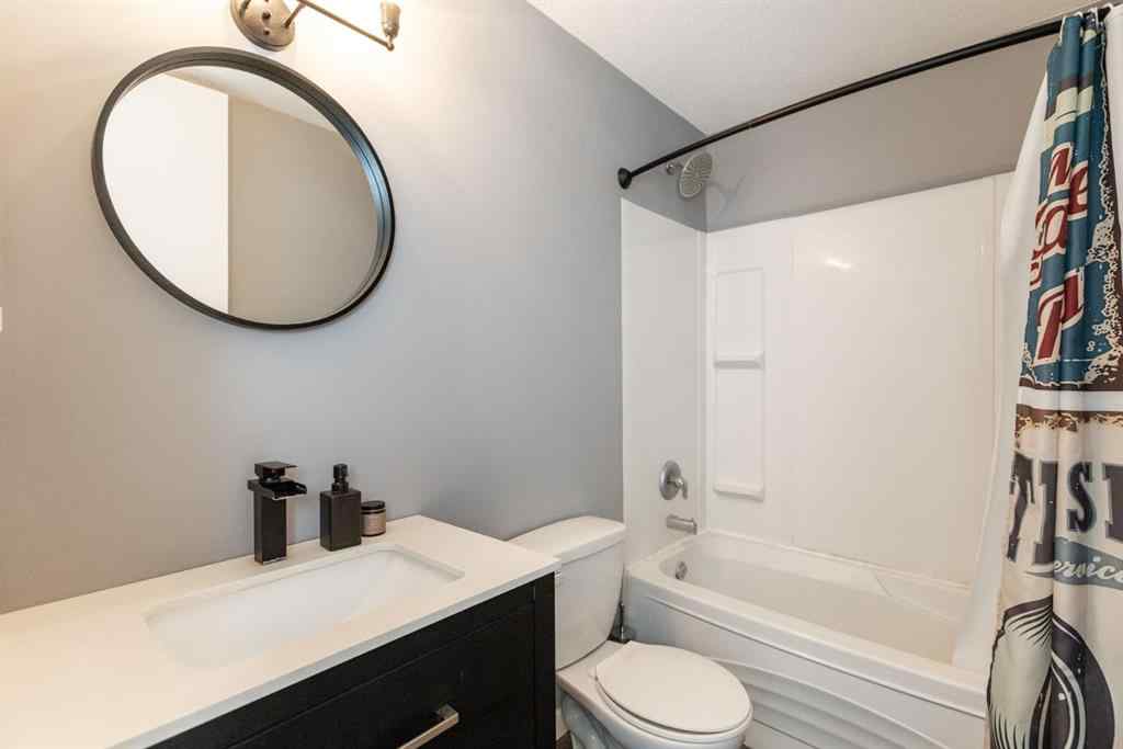 MLS&reg; # A2269633 - 5008 39 Street  in Southeast Innisfail Innisfail, Residential Open Houses