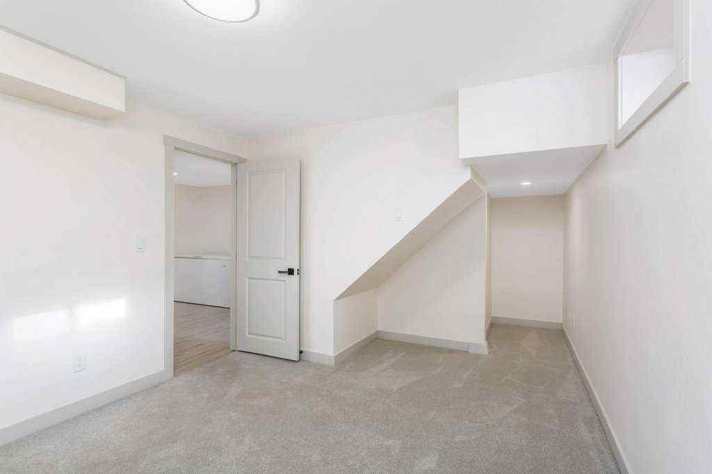 MLS&reg; # A2269635 - 5537 35 Street  in West Park Red Deer, Residential Open Houses