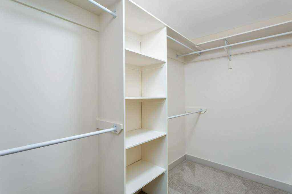 MLS&reg; # A2269635 - 5537 35 Street  in West Park Red Deer, Residential Open Houses