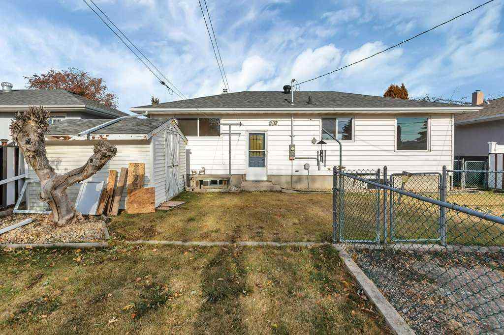 MLS&reg; # A2269635 - 5537 35 Street  in West Park Red Deer, Residential Open Houses
