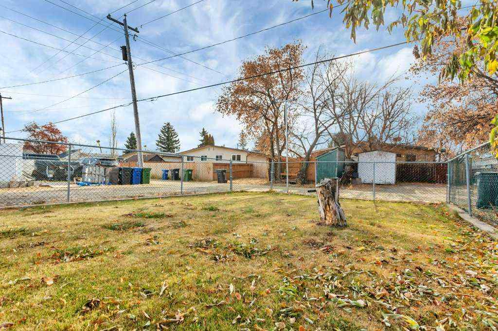 MLS&reg; # A2269635 - 5537 35 Street  in West Park Red Deer, Residential Open Houses