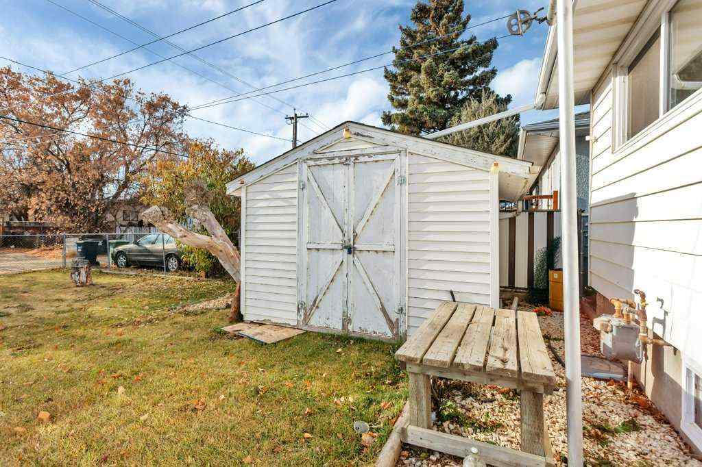 MLS&reg; # A2269635 - 5537 35 Street  in West Park Red Deer, Residential Open Houses