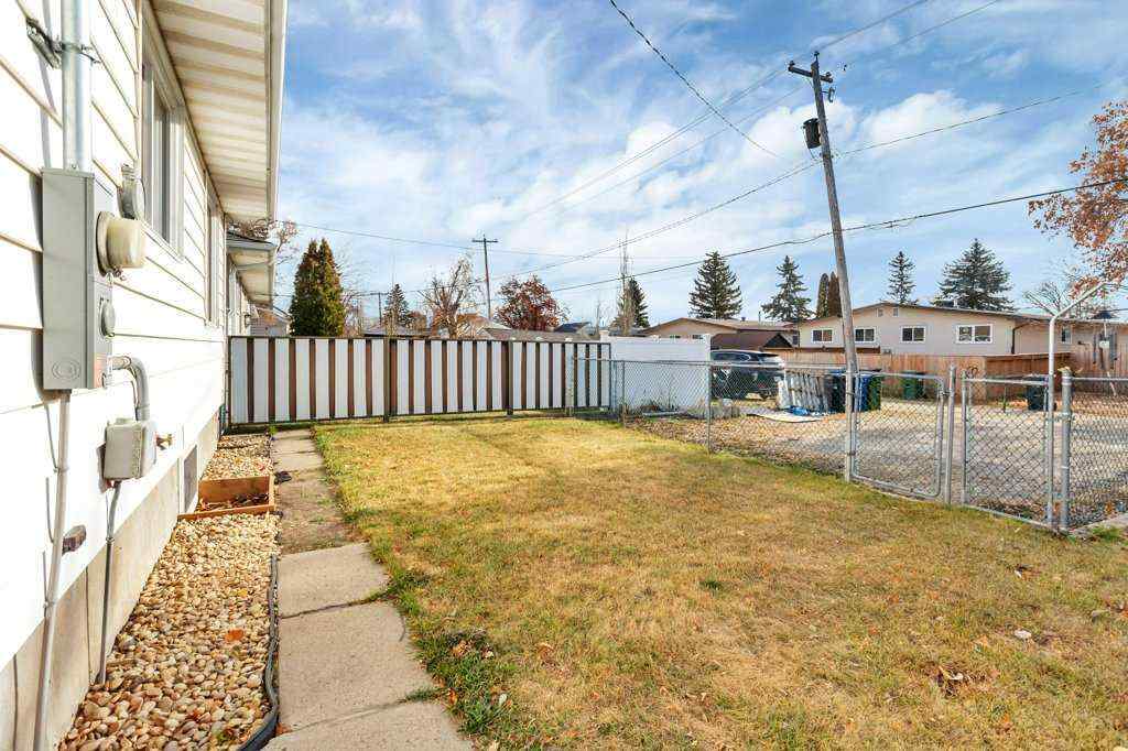 MLS&reg; # A2269635 - 5537 35 Street  in West Park Red Deer, Residential Open Houses