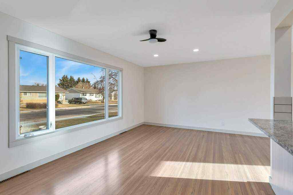 MLS&reg; # A2269635 - 5537 35 Street  in West Park Red Deer, Residential Open Houses