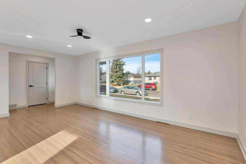 MLS&reg; # A2269635 - 5537 35 Street  in West Park Red Deer, Residential Open Houses