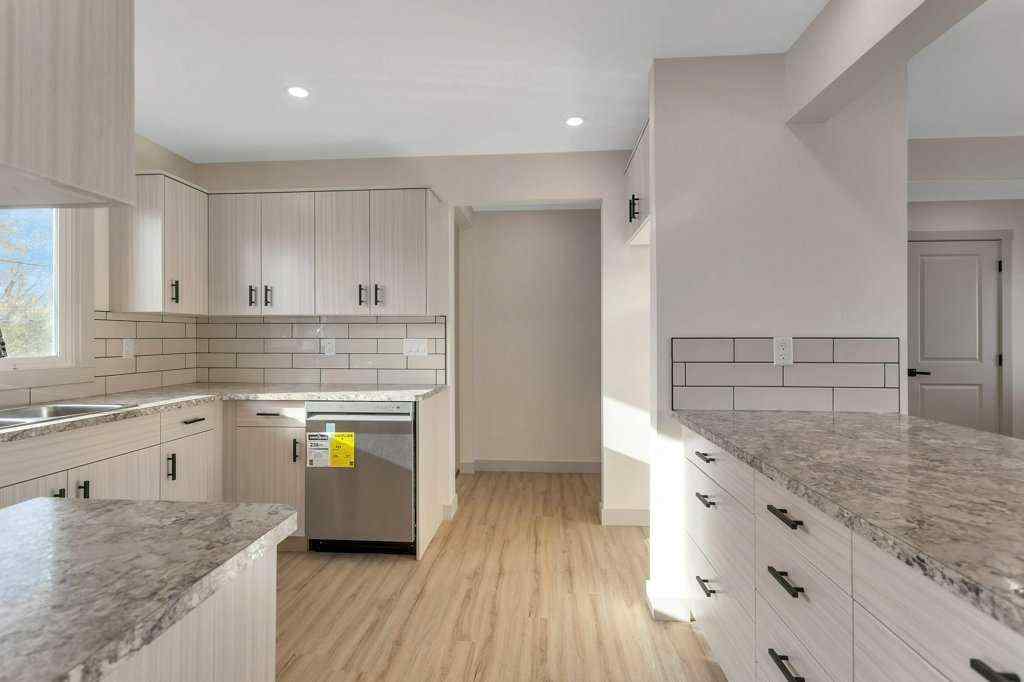 MLS&reg; # A2269635 - 5537 35 Street  in West Park Red Deer, Residential Open Houses