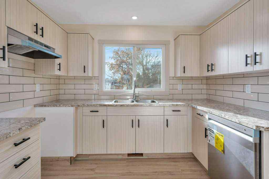 MLS&reg; # A2269635 - 5537 35 Street  in West Park Red Deer, Residential Open Houses