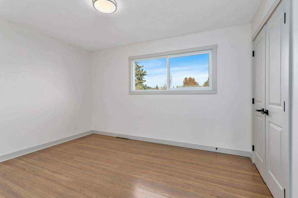 MLS&reg; # A2269635 - 5537 35 Street  in West Park Red Deer, Residential Open Houses