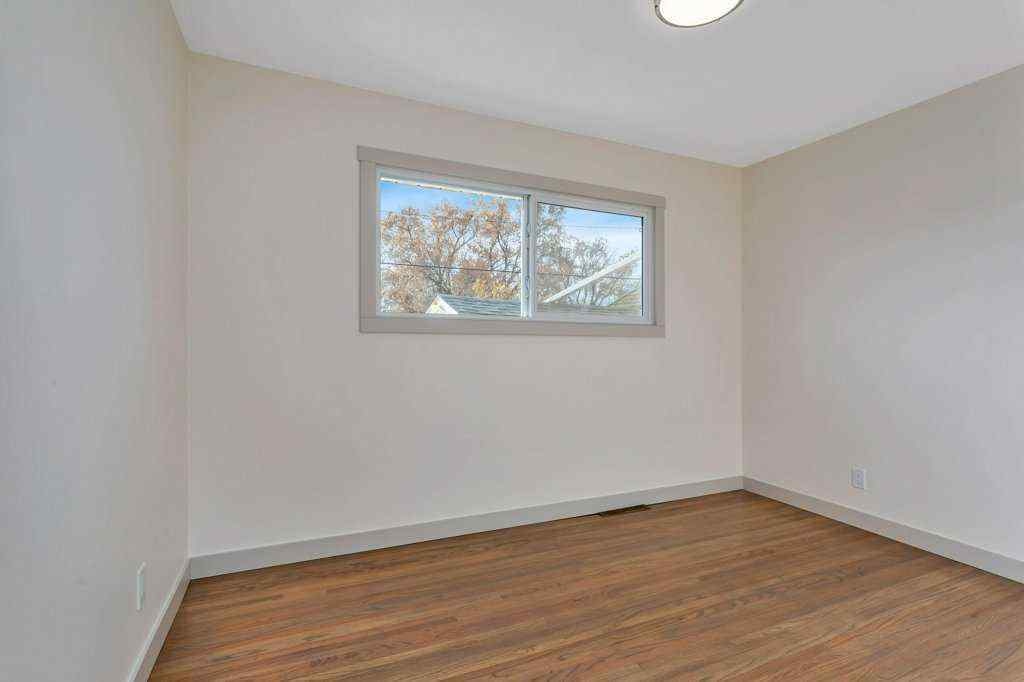 MLS&reg; # A2269635 - 5537 35 Street  in West Park Red Deer, Residential Open Houses