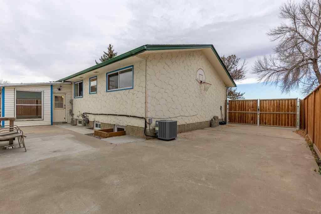 MLS&reg; # A2269640 - 1001 19A Avenue  in NONE Coaldale, Residential Open Houses